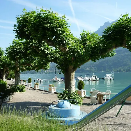 Apartment Le Coin Des Cygnes, Face Au D'annecy Avec Privee