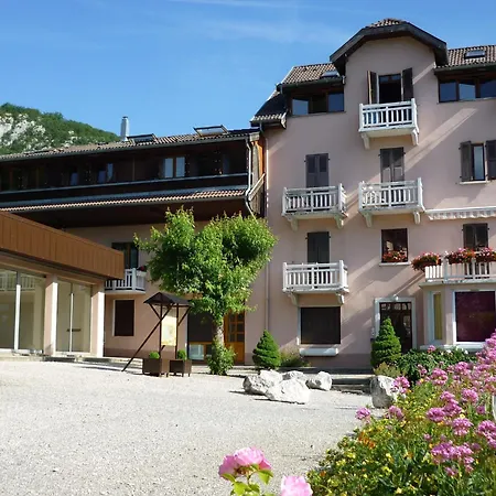 Le Coin Des Cygnes, Face Au D'annecy Avec Privee Apartment